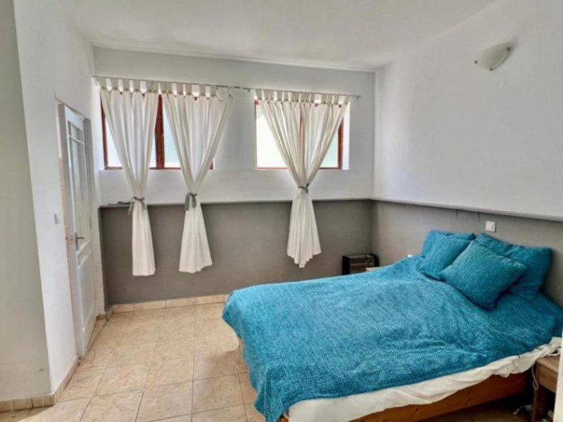 Lagkada bei Makry Gialos MIT BESICHTIGUNGSVIDEO! Kreta, Makry Gialos: 4-Zimmer-Erdgeschosswohnung in Strandnähe zu verkaufen Wohnung kaufen